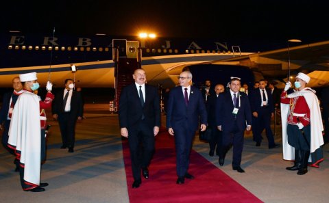 Prezident İlham Əliyev Əlcəzairə səfərə gedib