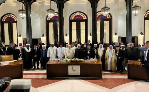 Şeyxülislam Bəhreyndə dini liderlərin görüşündə iştirak edib –Roma Papası ilə görüşüb / FOTO
