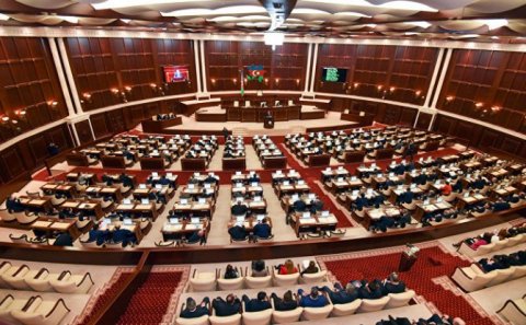 Deputatlar Fransanı topa tutdular: “Həmin qətnamə kağız parçasından başqa bir şey deyil”