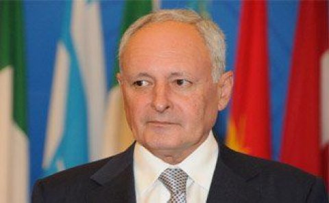 Sabiq nazirin oğlu vəzifəsindən istefa verdi