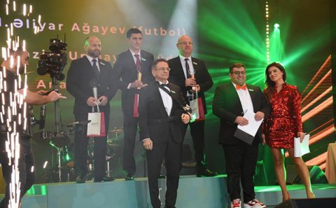 Mədət Quliyev nazirliyin tədbirinə qolusarğılı gəldi - Fotolar