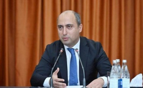 Onlarla Əmrullayev də bacarmır…