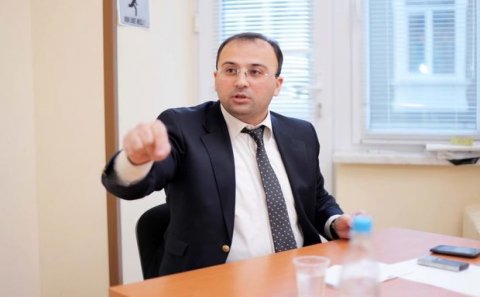 “İslamda başdaşı məsələsi yoxdur, bu, bəhsəbəhs yarışıdır”