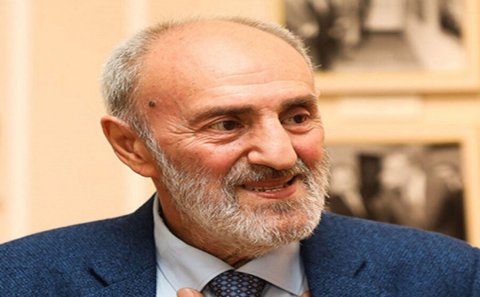 Akif İslamzadə “Şöhrət” ordeni ilə təltif edildi