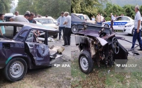 Qəbələdə zəncirvarı qəza: Avtomobil iki hissəyə bölündü - FOTO