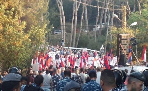 Bu ölkədə erməni təxribatı: 25 polis yaralandı