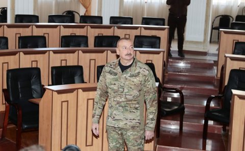 Foto var əsrə bərabər...
