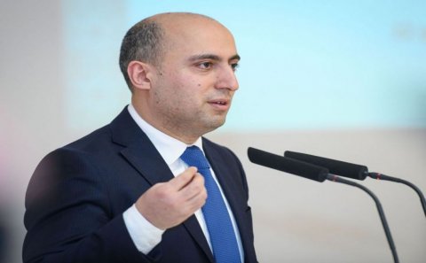 Emin Əmrullayev: Uşaqları səhv etməyə öyrəşdirmək lazımdır