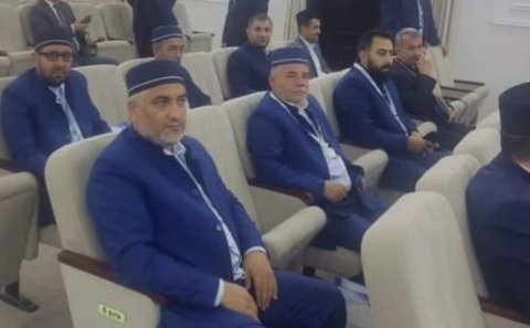 Mollaların üstü dəyişdi, bəs başları?