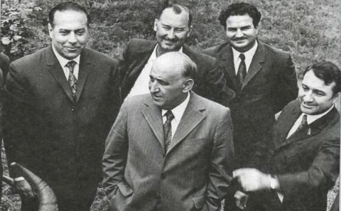 Bir şəklin tarixçəsi - Heydər Əliyevlə Əbdürrəhman Vəzirovun ali qonağı - “BATKA”