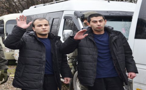 Əsirlikdən azad olunmuş əsgərlərin problemləri var: “Harasına əl vurursa, ağrıyır”