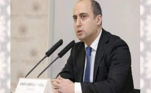 Nazir 8 Martda kişi müəllimləri də təbrik etdi - Foto