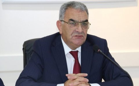 Ölkənin baş notariusu işdən çıxarıldı 