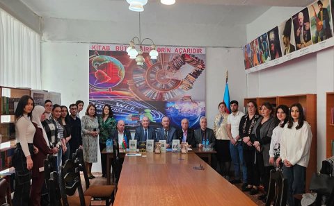 Yazıçı-publisist, Hacı Qəni Camalzadə ilə bu dəfəki görüşdə Abşeron gəncləri və fəxri qonaqlar iştirak ediblər