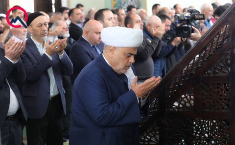 Bakıda bayram namazı qılındı - Fotolar
