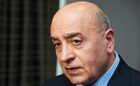 “Kim istəyir, nə istəyir yozsun”