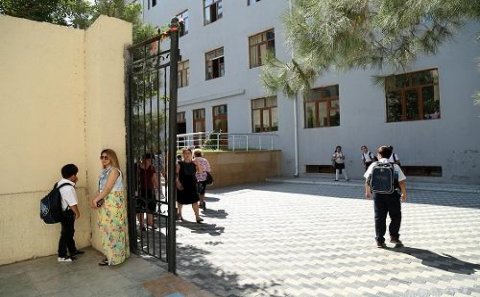 Müəllimlərə siqaret çəkmək qadağan edildi