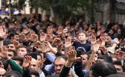 Şəhidləri yad edən, düşmənə qarşı mübarizəyə çağıran mərasim