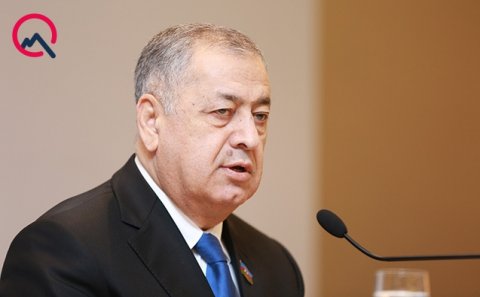 Vahid Əhmədov namizədliyini geri götürdü