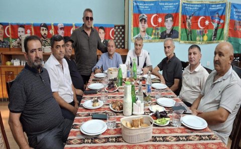 Hacı Səxavət tərəfindən “Ləvəngi” restoranında-ŞƏHİD AİLƏLƏRİ ÜÇÜN EHSAN SÜFRƏSİ-MƏCLİS TƏŞKİL OLUNDU… – FOTOLAR – YENİLƏNİB – (1)