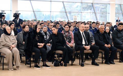 Dar günlərində tək qalmadılar... - FOTOLAR