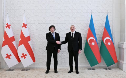 İlham Əliyev və İrakli Kobaxidze mətbuata bəyanatlarla çıxış edirlər – FOTOLAR