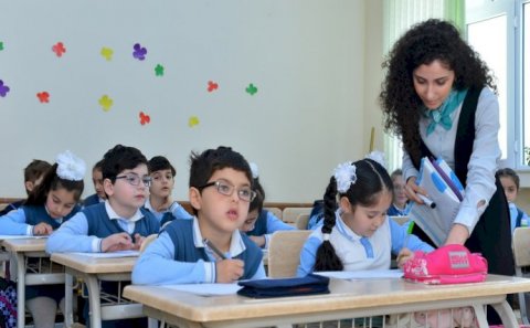 Müəllimlərin maaşı üç dəfə artırılsın - TƏKLİF