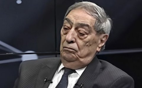 Spirtli içkini reklam edən Rəşid Mahmudov: “İçirsənsə, yaxşısını iç, ay bədbəxt...”