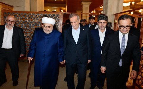 İran Prezidenti Məsud Pezeşkian Bibiheybət məscidini ziyarət etdi (FOTOLAR)