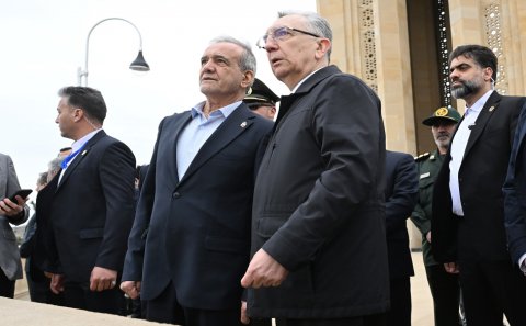 Pezeşkianla Eldar Əzizov arasında maraqlı dialoq –