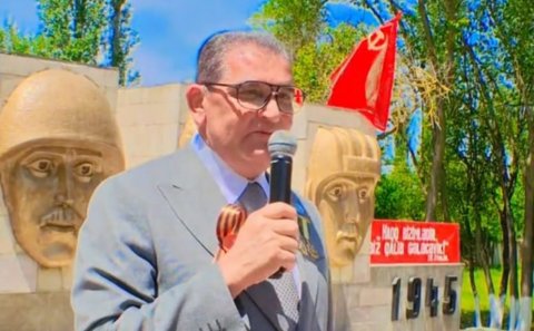 SSRİ bayrağı qaldıran sədr: 