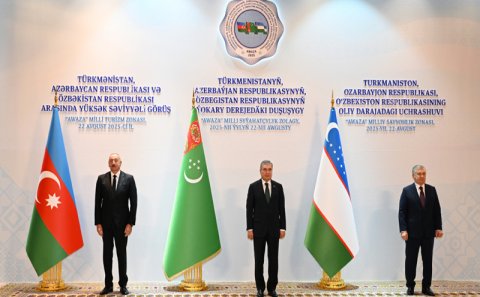 Türkmənistan, Azərbaycan və Özbəkistan liderlərinin görüşü başlayıb