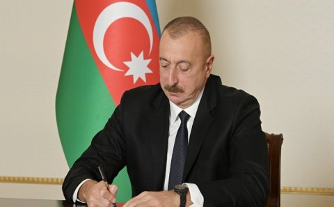 Prezident bu şəxslərin rütbəsini artırdı (SƏRƏNCAM)