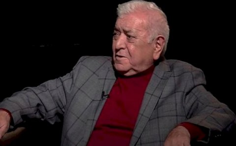 Aqil Abbas həbsdə olan jurnalistlərdən danışdı, həmkarı: “Ehtiyac yoxdur”