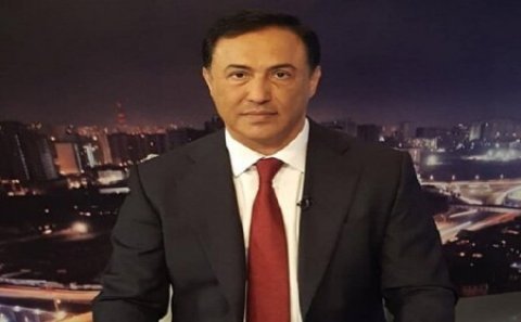 Elman Nəsirov: “Azərbaycan bayrağı fonunda 