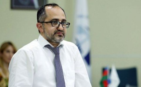 Əkrəm Həsənov: “Camaatda pul yoxdur ki, manatı dollara çevirsin, vəsaiti olan da qorxur…”