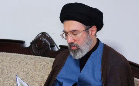 Xameneinin oğlu Ali Lider seçildi